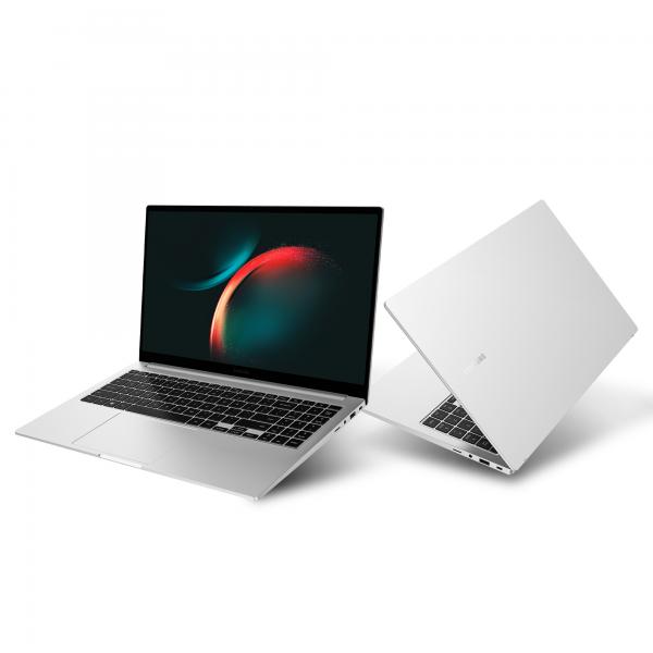 PC Notebook Nuovo NOTEBOOK SAMSUNG GALAXY BOOK3 15.6" i7-1355U 1.8GHz RAM 16GB-SSD 512GB M.2-IRIS Ve GRAPHICS-WI-FI 6-WIN 11 PROF SILVER (NP754XFG-KB2IT) - Disponibile in 3-4 giorni lavorativi