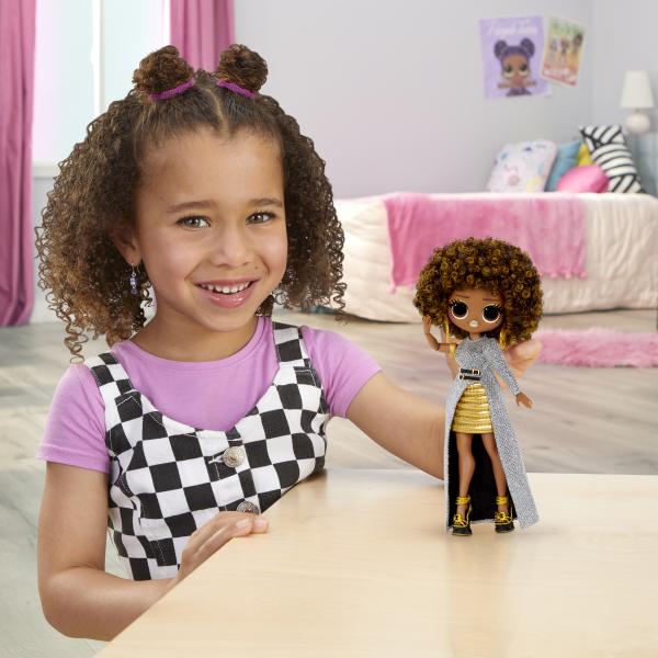 LOL Surprise OMG - Fashion Doll 24 cm - Ape Reale - 2 abiti con pettine e accessori - Dai 4 anni - Disponibile in 3-4 giorni lavorativi