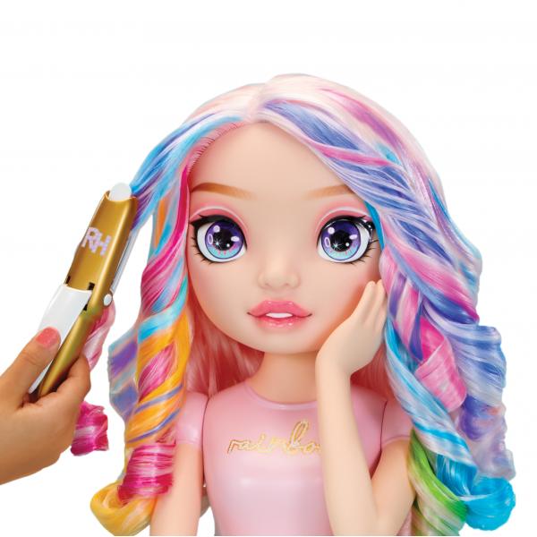 Rainbow High - Testina per acconciature Bella - 33 cm - Colora unghie e capelli - Usa i prodotti per te - Dai 4 anni in su - Disponibile in 3-4 giorni lavorativi