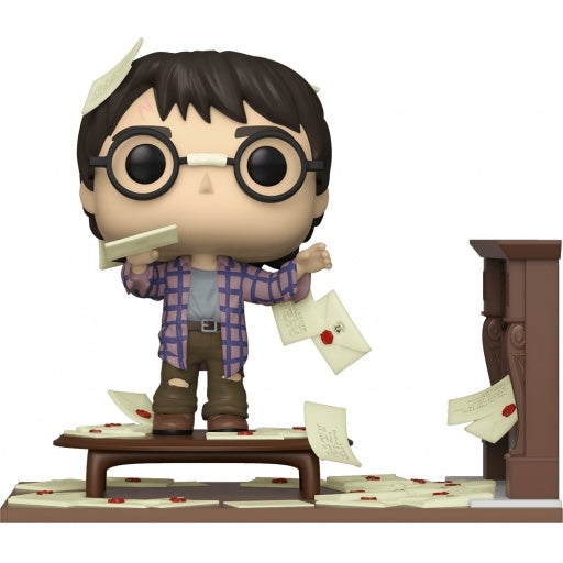 Funko Pop! FUNKO POP Harry Potter - 136 Deluxe Harry Potter w/Hogwarts Letters (Exclusive) - Disponibile in 2/3 giorni lavorativi