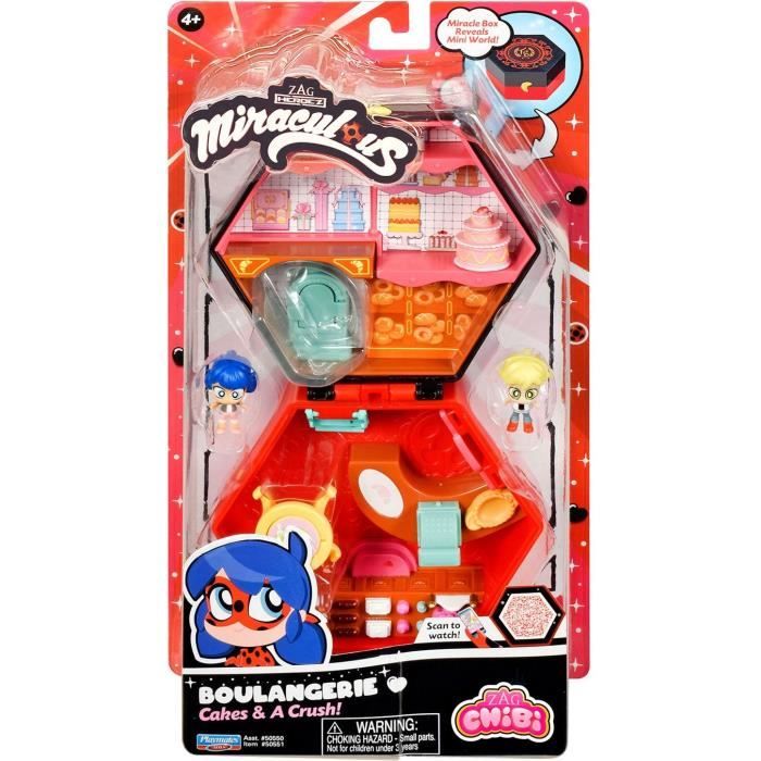 BANDAI - Miraculous Ladybug - Chibi Boulangerie Mini Universe - Mini figure di Marinette e Adrien incluse - P50551 - Disponibile in 3-4 giorni lavorativi